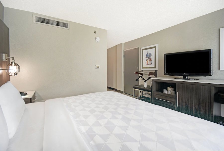Holiday Inn Memphis downtown beale St By IHG — Guest room