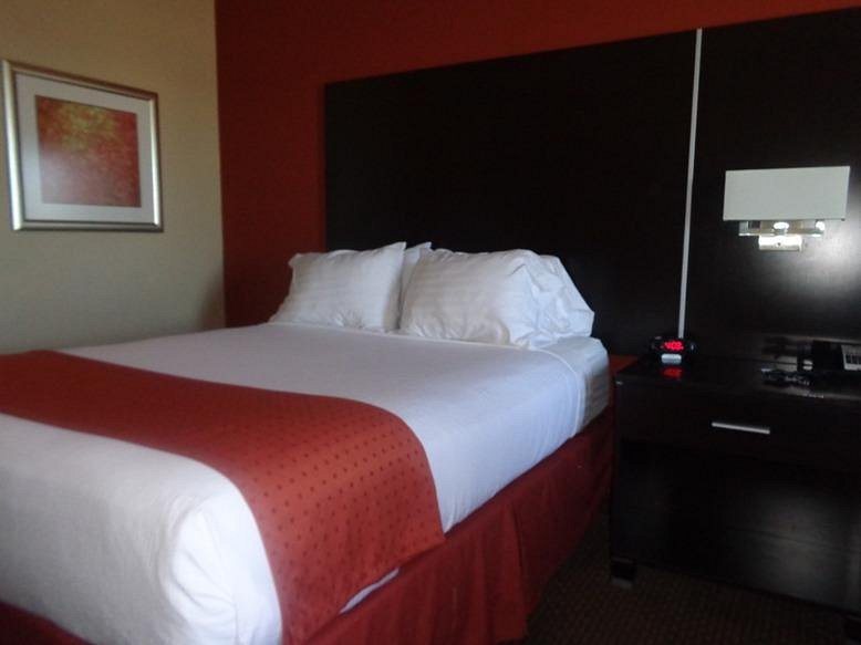 Holiday Inn Meridian E I 20 I 59 by IHG — Guest room