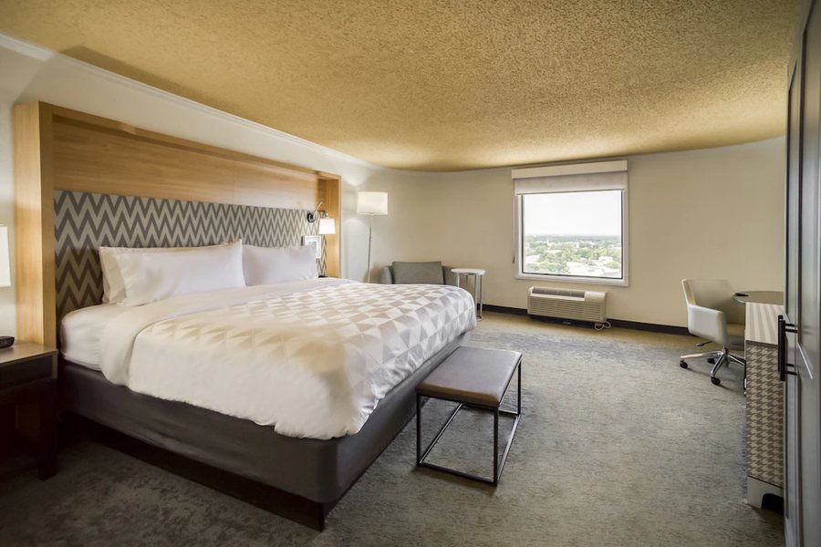 Holiday Inn Mobile Airport by IHG — Guest room