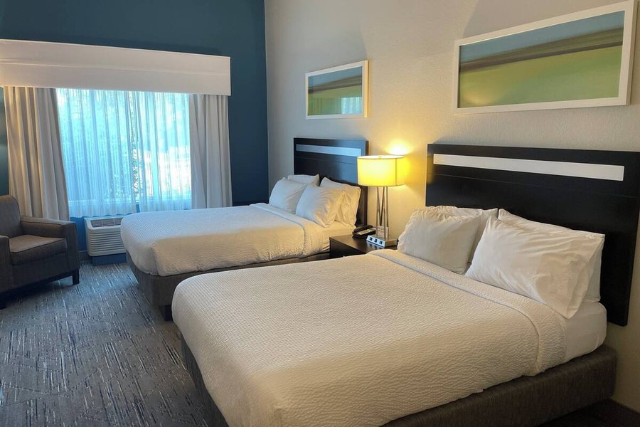Holiday Inn Montgomery Airport South By IHG — Guest room