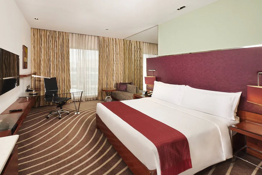 Holiday Inn Mumbai International Airport By IHG — Guest room