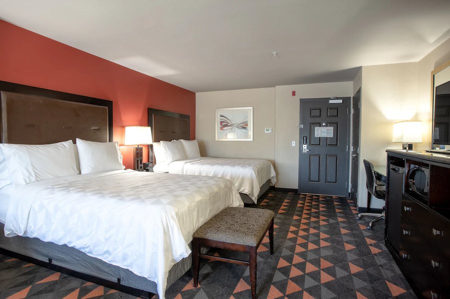 Holiday Inn Oceanside Camp Pendleton Area by IHG — Guest room