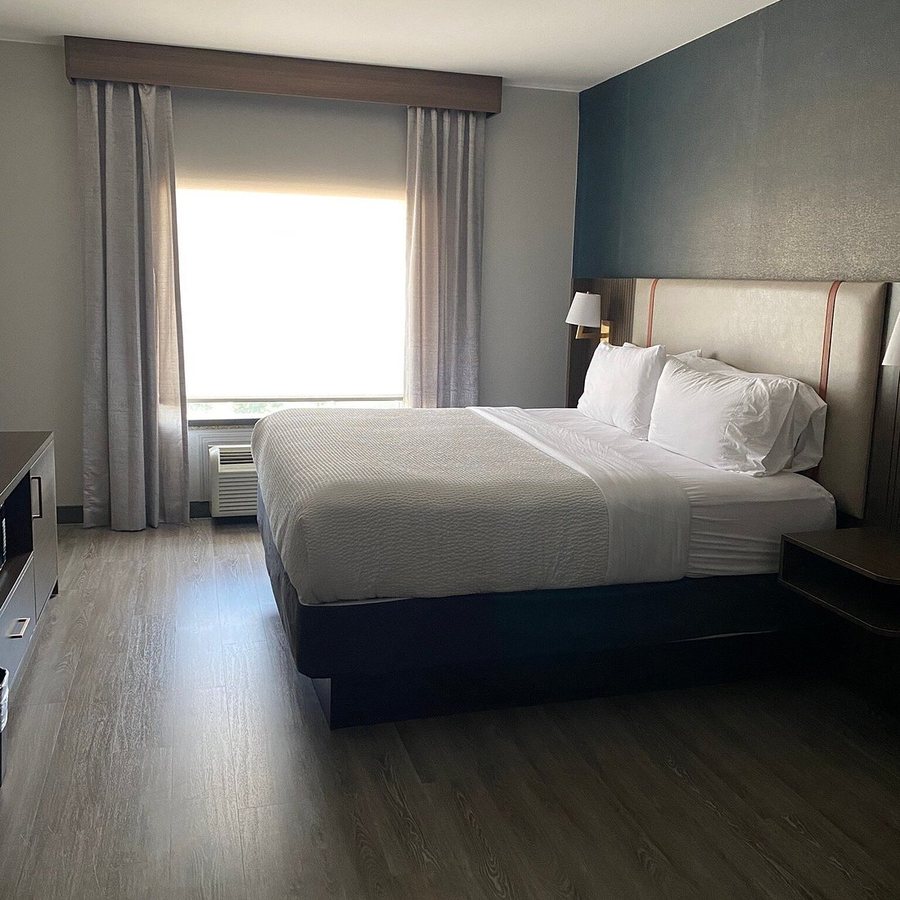 Holiday Inn Oklahoma City Airport By IHG — Guest room