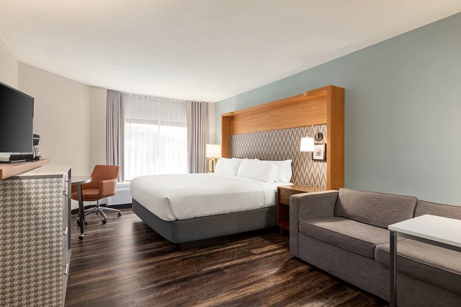 Holiday Inn Orlando International Airport by IHG — Guest room