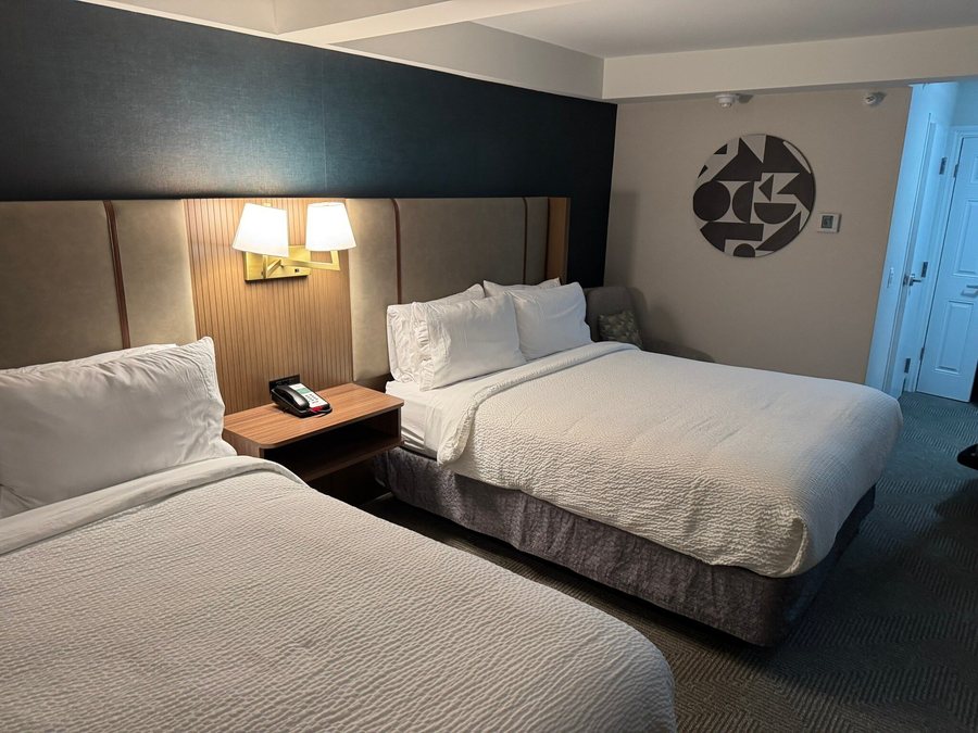 Holiday Inn Oxnard Ventura by IHG — Guest room