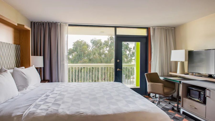 Holiday Inn Phoenix mesa chandler By IHG — Guest room