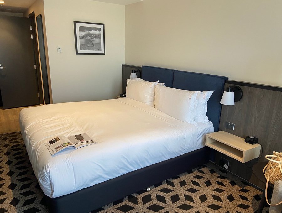 Holiday Inn Queenstown Remarkables Park by IHG — Guest room
