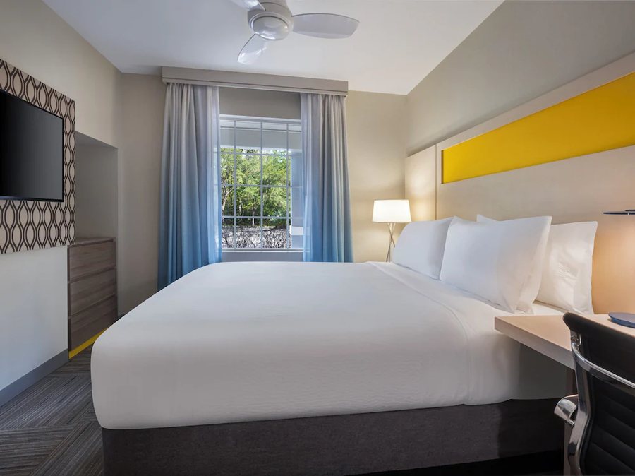 Holiday Inn Resort Orlando Suites Waterpark by IHG Orlando Florida — Guest room