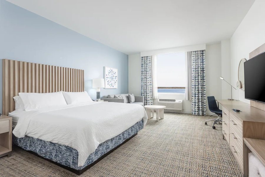 Holiday Inn Resort Pensacola Beach Gulf Front By IHG — Guest room