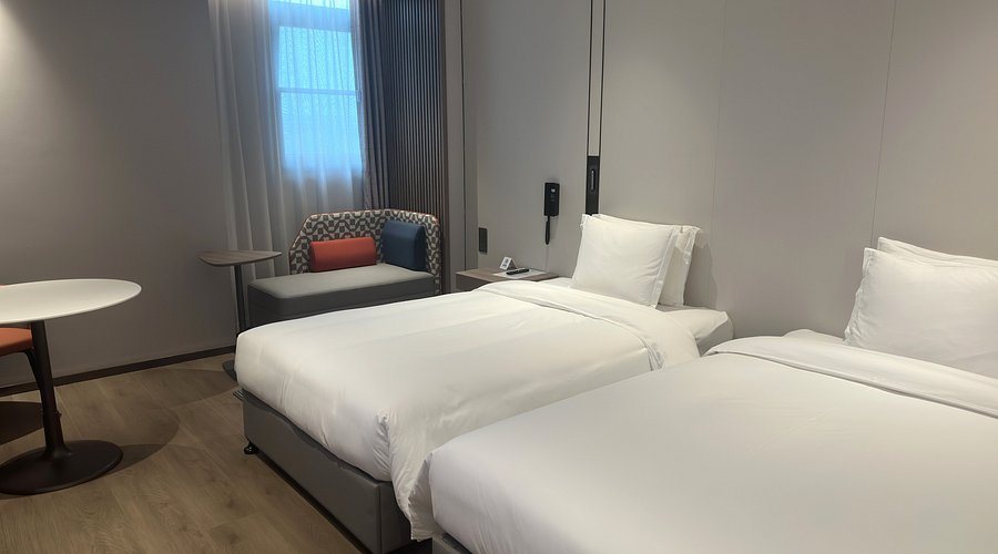 Holiday Inn Shanghai Hongqiao West by IHG — Guest room