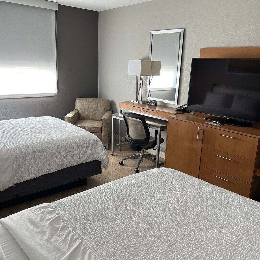 Holiday Inn St Louis Sw Route 66 By IHG — Guest room