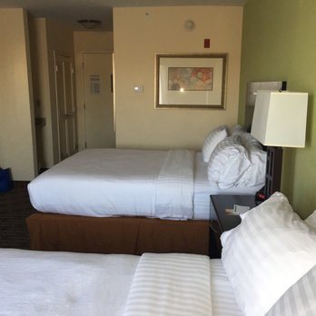 Holiday Inn Statesboro University Area by IHG — Guest room