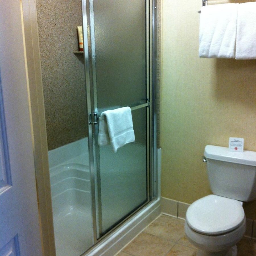 Holiday Inn Stevens Point Convention Ctr By IHG — Bathroom
