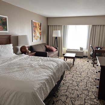 Holiday Inn Stevens Point Convention Ctr By IHG — Guest room