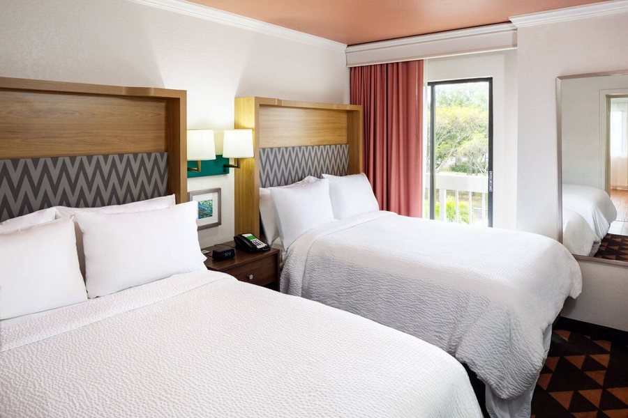 Holiday Inn Suites Boca Raton North By IHG — Guest room