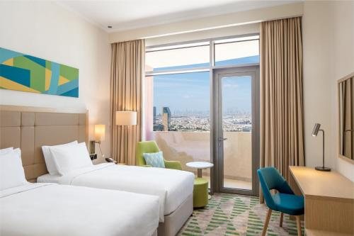Holiday Inn Suites Dubai Al Barsha An IHG Hotel — Guest room