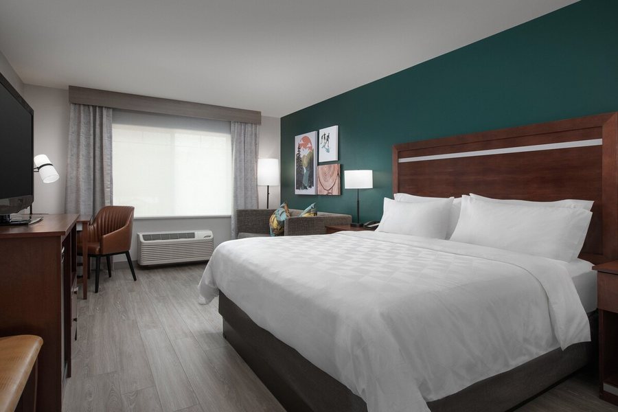 Holiday Inn Suites Durango Downtown By IHG — Guest room