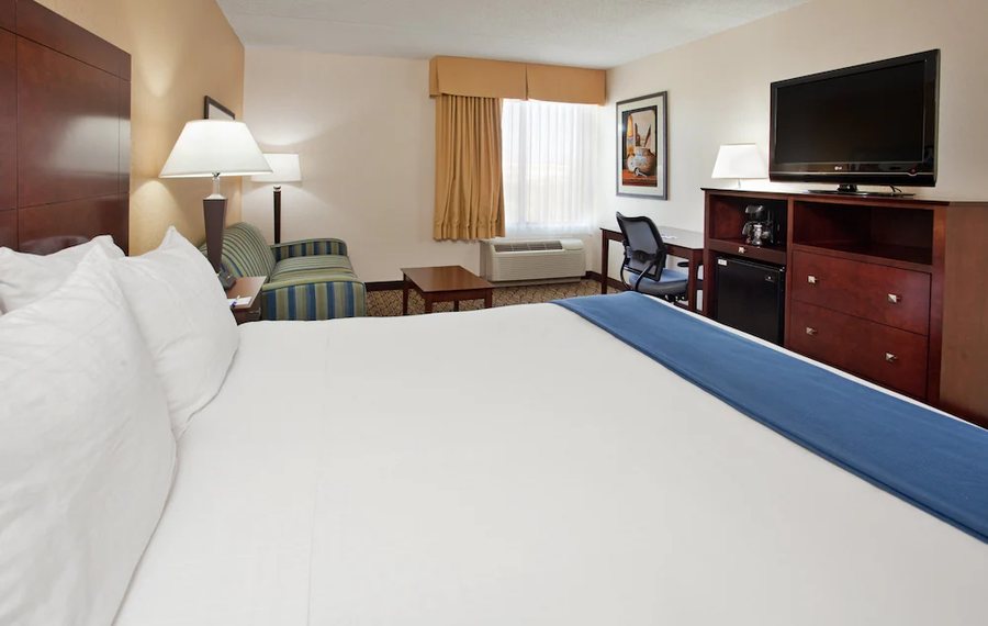 Holiday Inn Suites Scottsdale North Airpark By IHG Scottsdale Arizona — Guest room