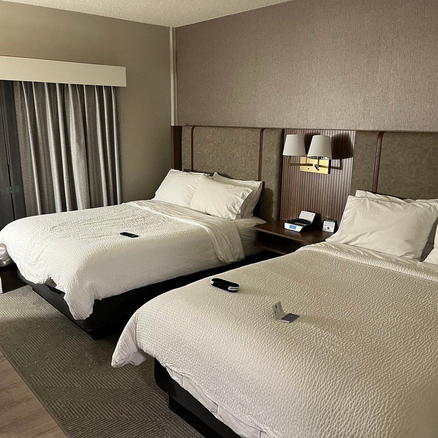 Holiday Inn Suites Vancouver Downtown By IHG Vancouver British Columbia — Guest room