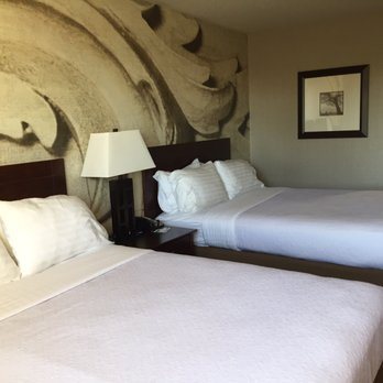 Holiday Inn Suites Williamsburg historic Gateway By IHG — Guest room