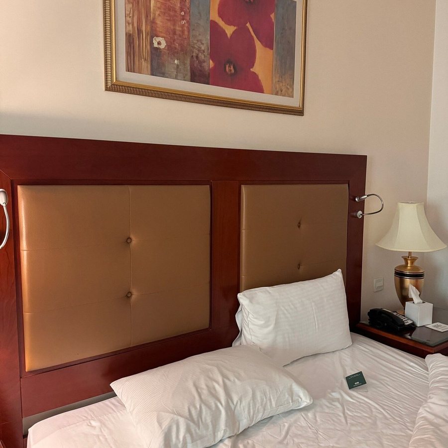 Holiday International Hotel Embassy District — Guest room