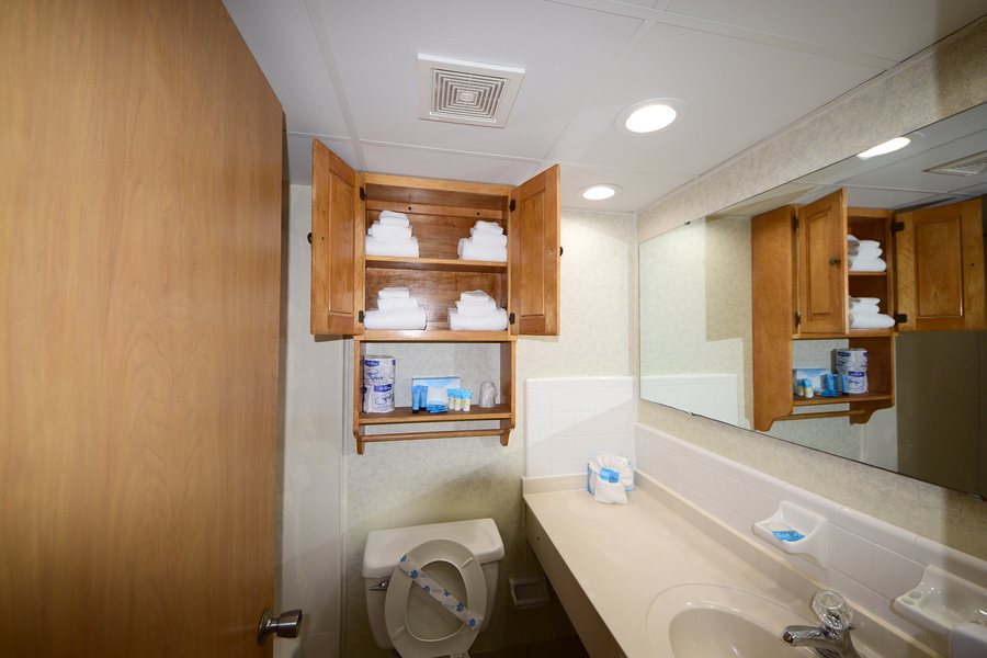 Holiday Sands North — Bathroom
