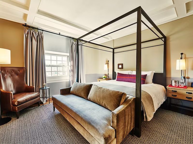 Hollywood Roosevelt Hotel — Guest room