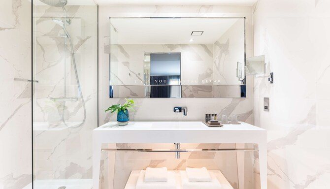 Holmes Hotel London — Bathroom