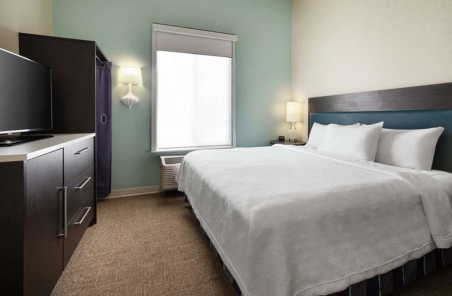 Home2 Suites by Hilton Anchorage Midtown — Guest room