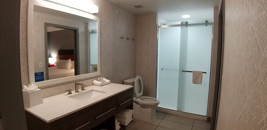 Home2 Suites by Hilton Asheville Airport — Bathroom