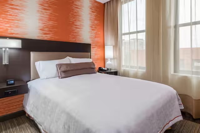 Home2 Suites By Hilton Atlanta Downtown — Guest room