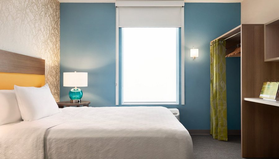 Home2 Suites By Hilton Aurora Medical Center Denver — Guest room