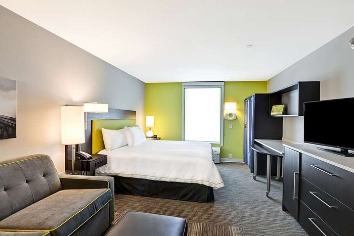 Home2 Suites by Hilton Azusa — Guest room