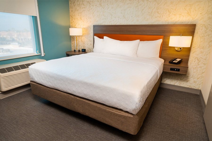 Home2 Suites By Hilton Bakersfield — Guest room