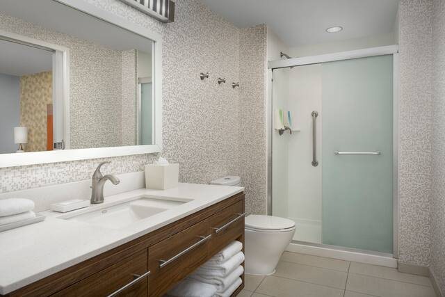 Home2 Suites by Hilton Baltimore White Marsh MD — Bathroom