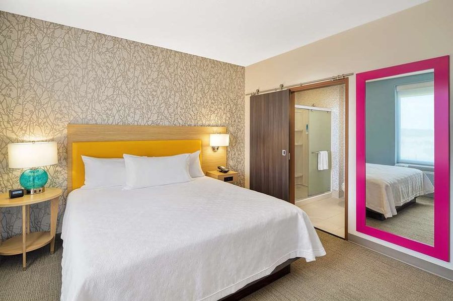 Home2 Suites by Hilton Batesville — Guest room