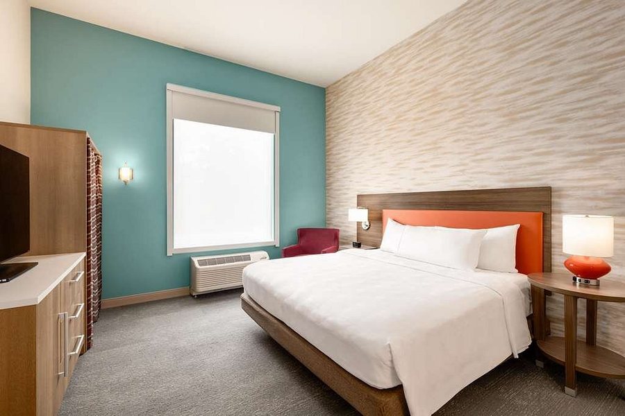 Home2 Suites By Hilton Bloomington — Guest room