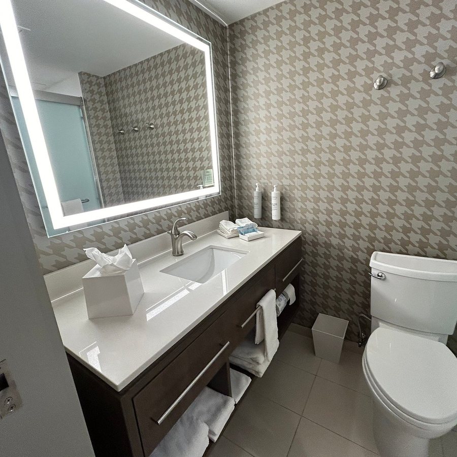 Home2 Suites by Hilton Boston South Bay — Bathroom