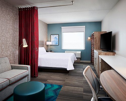 Home2 Suites By Hilton Brantford — Guest room