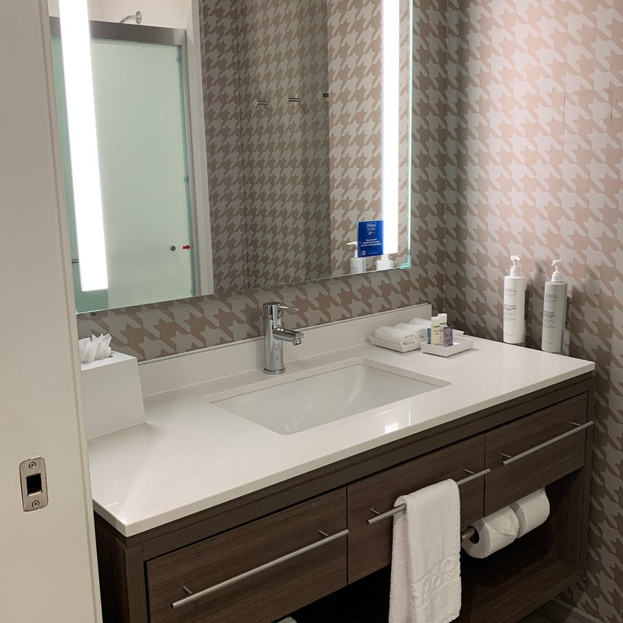 Home2 Suites by Hilton Carlsbad — Bathroom