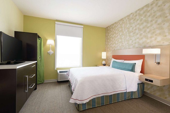 Home2 Suites by Hilton Cleveland Independence — Guest room