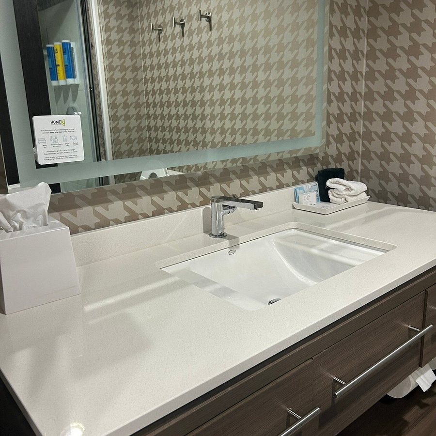 Home2 Suites By Hilton Columbia Southeast Fort Jackson — Bathroom