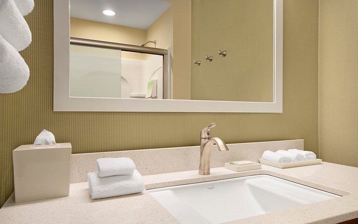 Home2 Suites by Hilton Dallas Addison — Bathroom