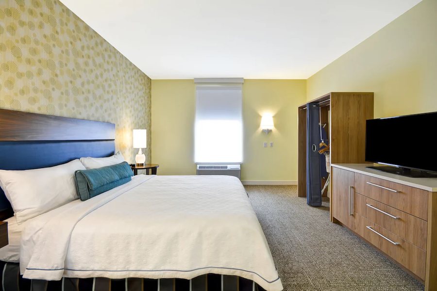 Home2 Suites by Hilton Dallas Addison — Guest room