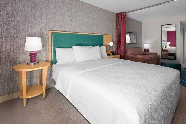 Home2 Suites by Hilton Dover DE — Guest room