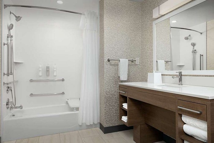 Home2 Suites by Hilton Durham Chapel Hill — Bathroom