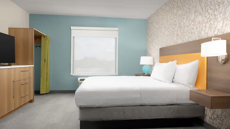 Home2 Suites by Hilton Durham University Medical Center — Guest room