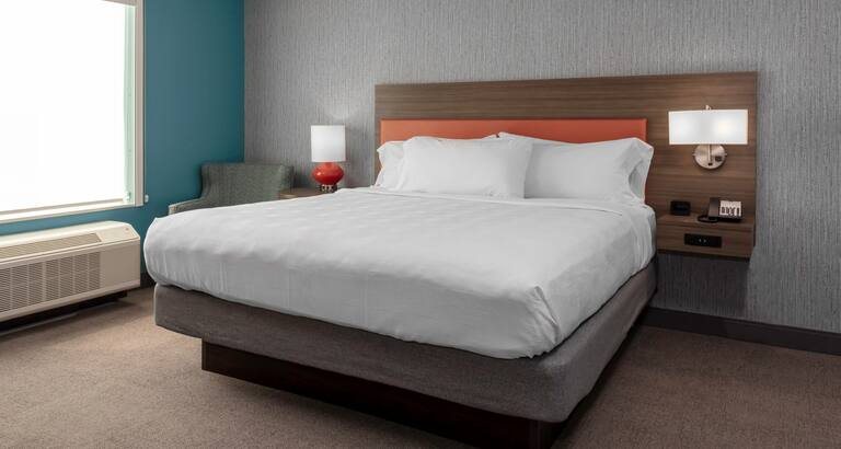 Home2 Suites by Hilton Fort Wayne North — Guest room