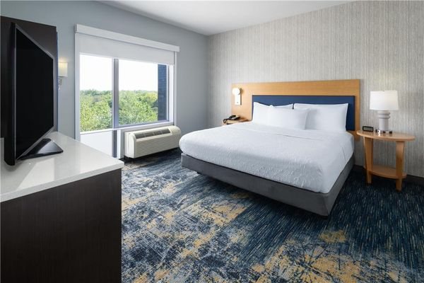 Home2 Suites by Hilton Greenville Downtown — Guest room