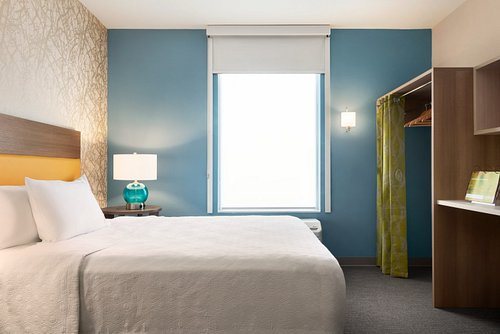Home2 Suites by Hilton Houston Downtown Convention Center — Guest room